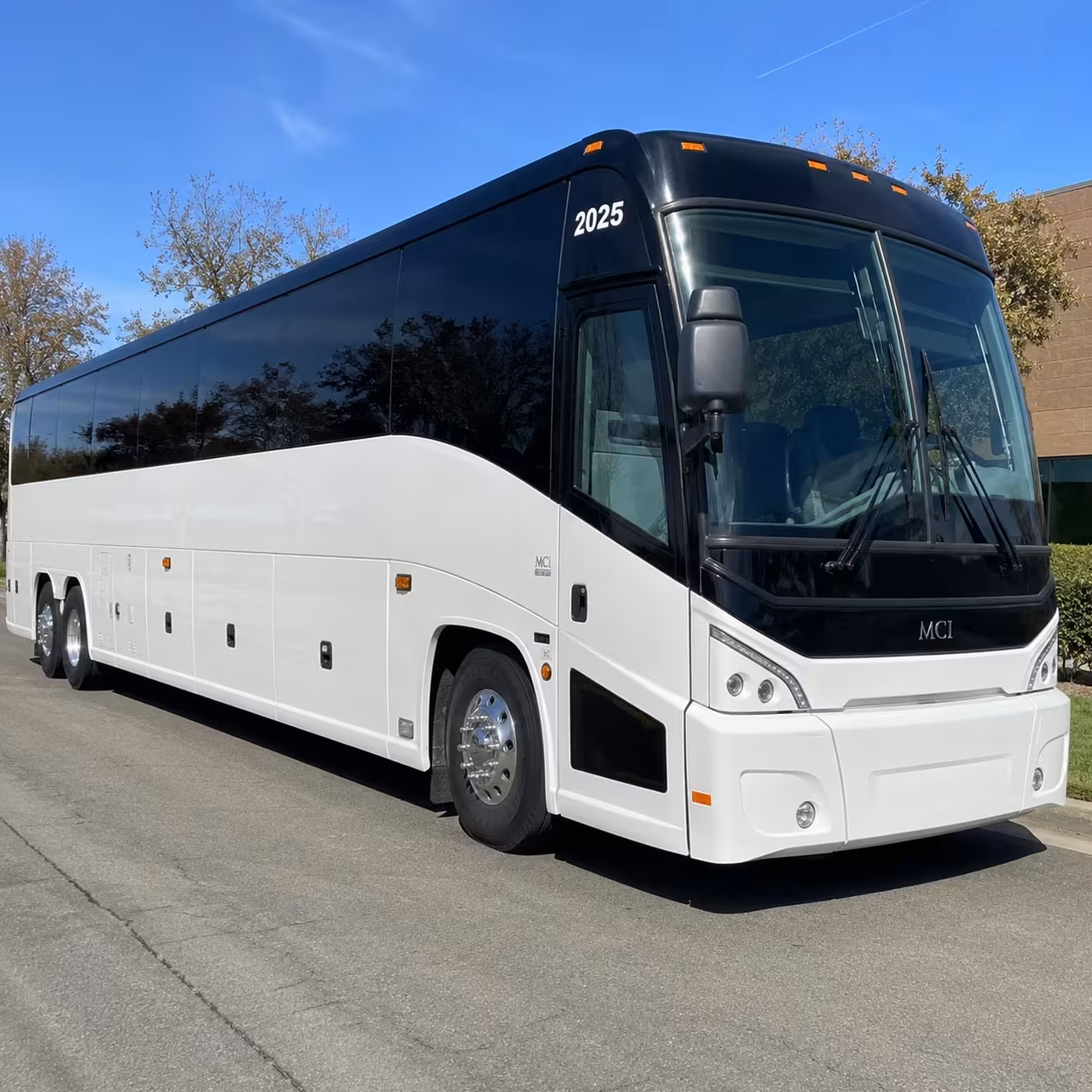 employee shuttle buses in lynn for north shore teams