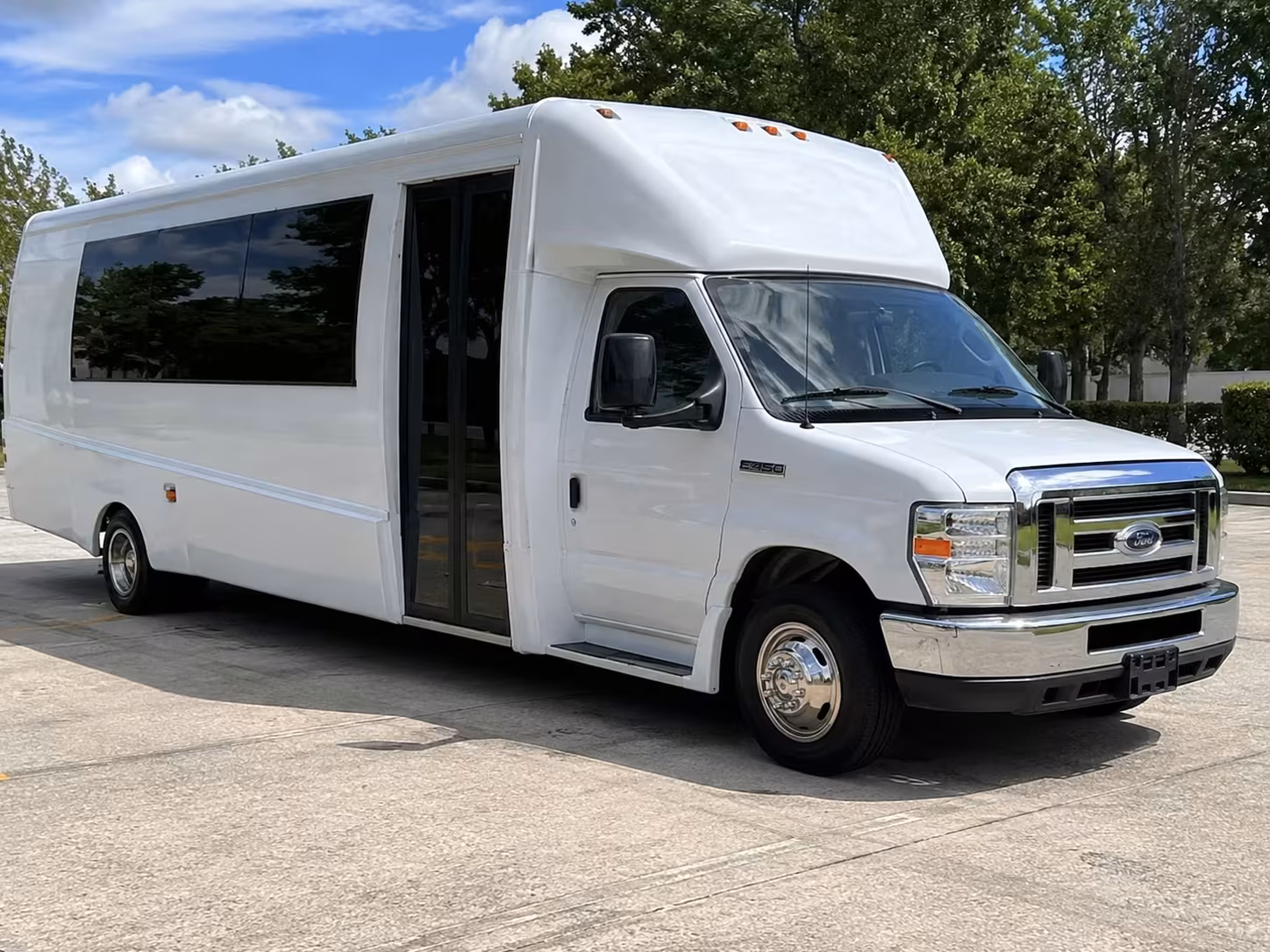 lynn party bus rentals for prom night celebrations